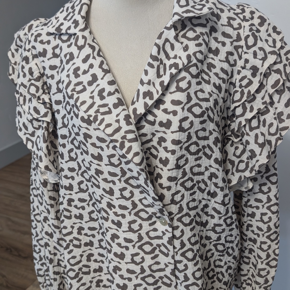 Leopard Print Ruffle Sleeve Top - Picture 9 of 16
